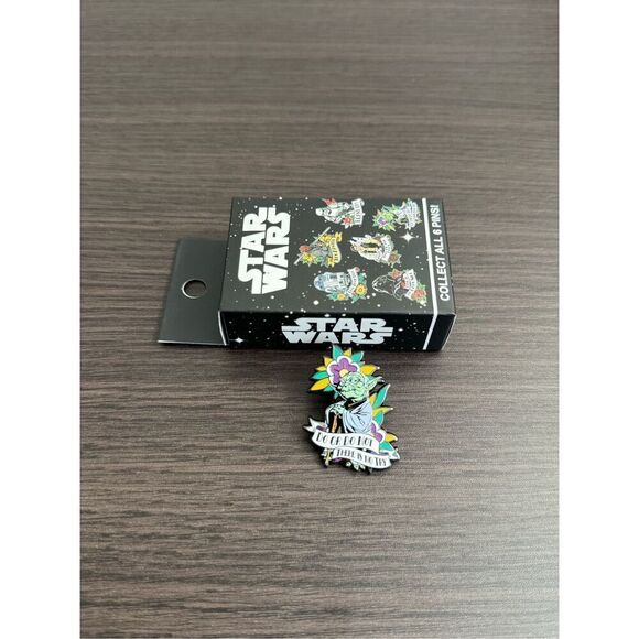 Star Wars Yoda Quote Banner Blind Box Enamel Pin - Picture 1 of 2